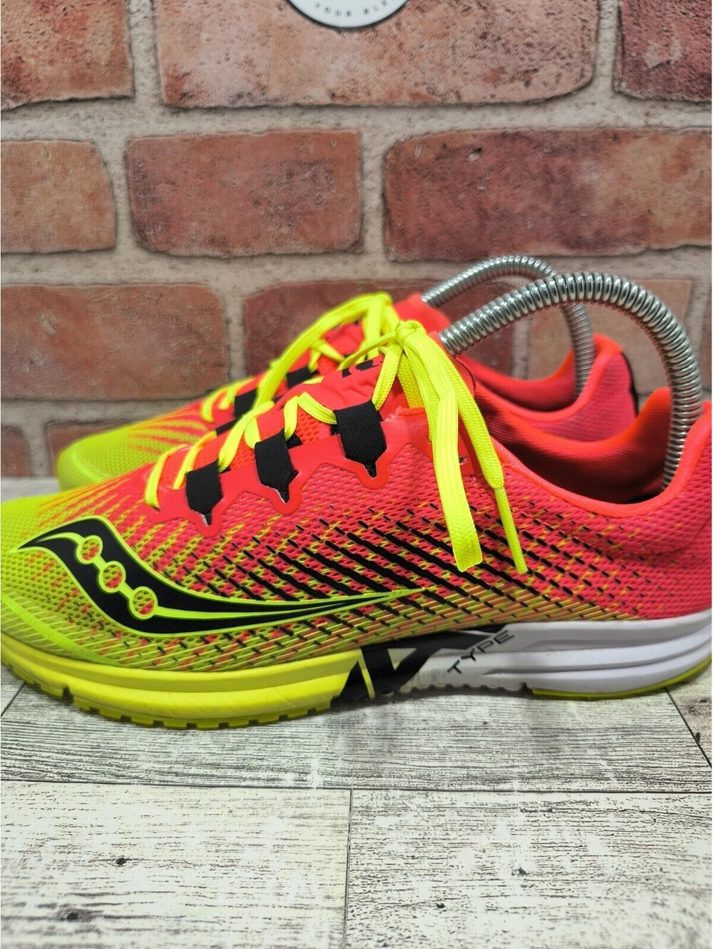 Saucony Type A9 Road Running Shoes Women's Size 8 Vibrant Citron/Pink